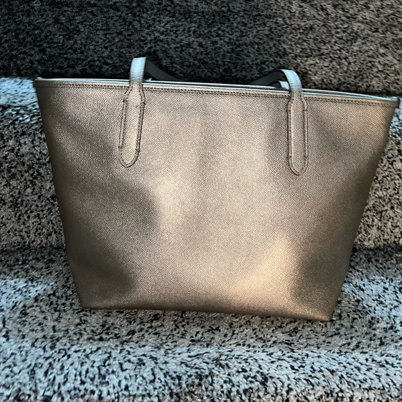 Coach metallic gold tote - Picture 2 of 5